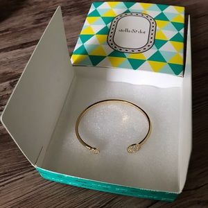 Stella & Dot- Gold Pave Disc Cuff